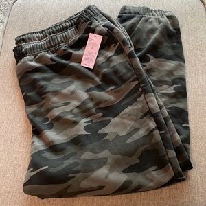 NWT, Women’s Camo Sweats, Jogger Pants, 3X- Wild Fable from Target